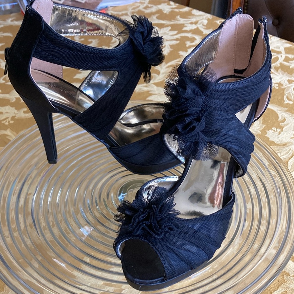 New unworn black platform high heels by Diva Lounge satin and mesh